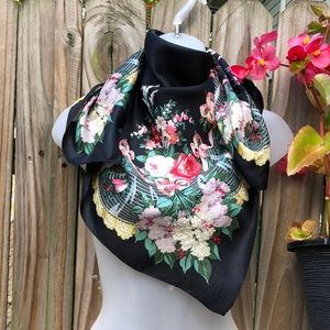 VTG Floral arrangement on Black background Scarf